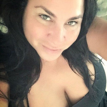 Adina (51) uit Friesland