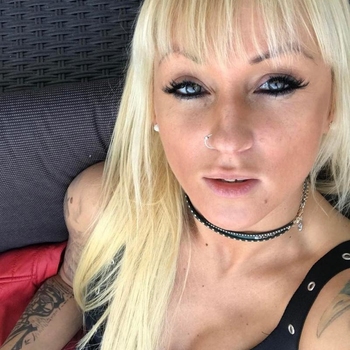 Tattoo_Shelly, Vrouw, 36 uit Waals-Brabant