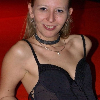 sexdate met Loevie, Vrouw, 46 uit Noord-Brabant