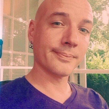 45 jarige Man uit Tuk wilt sex