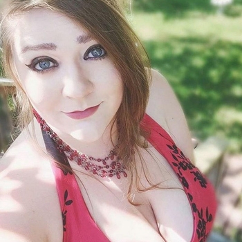 28 jarige vrouw uit Holten zoekt sex