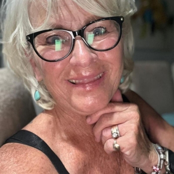 69 jarige vrouw zoekt man