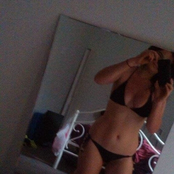 Afspreken met S_exy_Lizzy? Meld je gratis aan en maak contact!