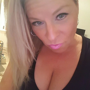 Blondvamp zoekt sexcontact