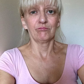 Esterelle (63) uit Friesland