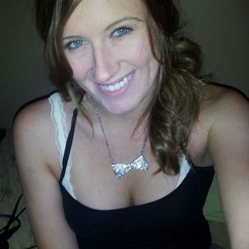 lesley (27) uit Flevoland