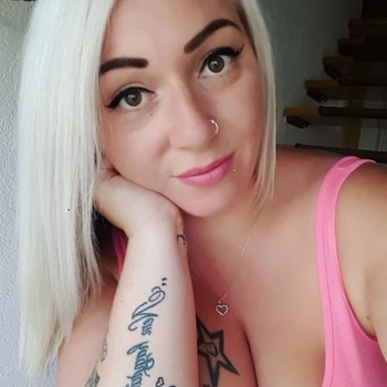 Swetley, vrouw (30 jaar) wilt flirtcontact met man in Flevoland